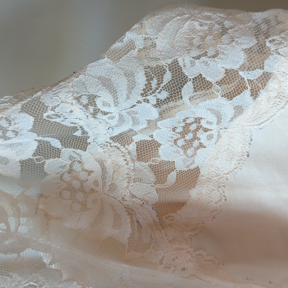 Vintage Lace Trim Cream Camisole - Picture 7 of 8